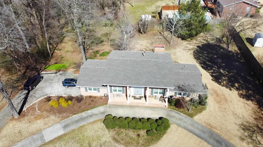302 Darby Ave, Sheffield, AL 35660 - #2