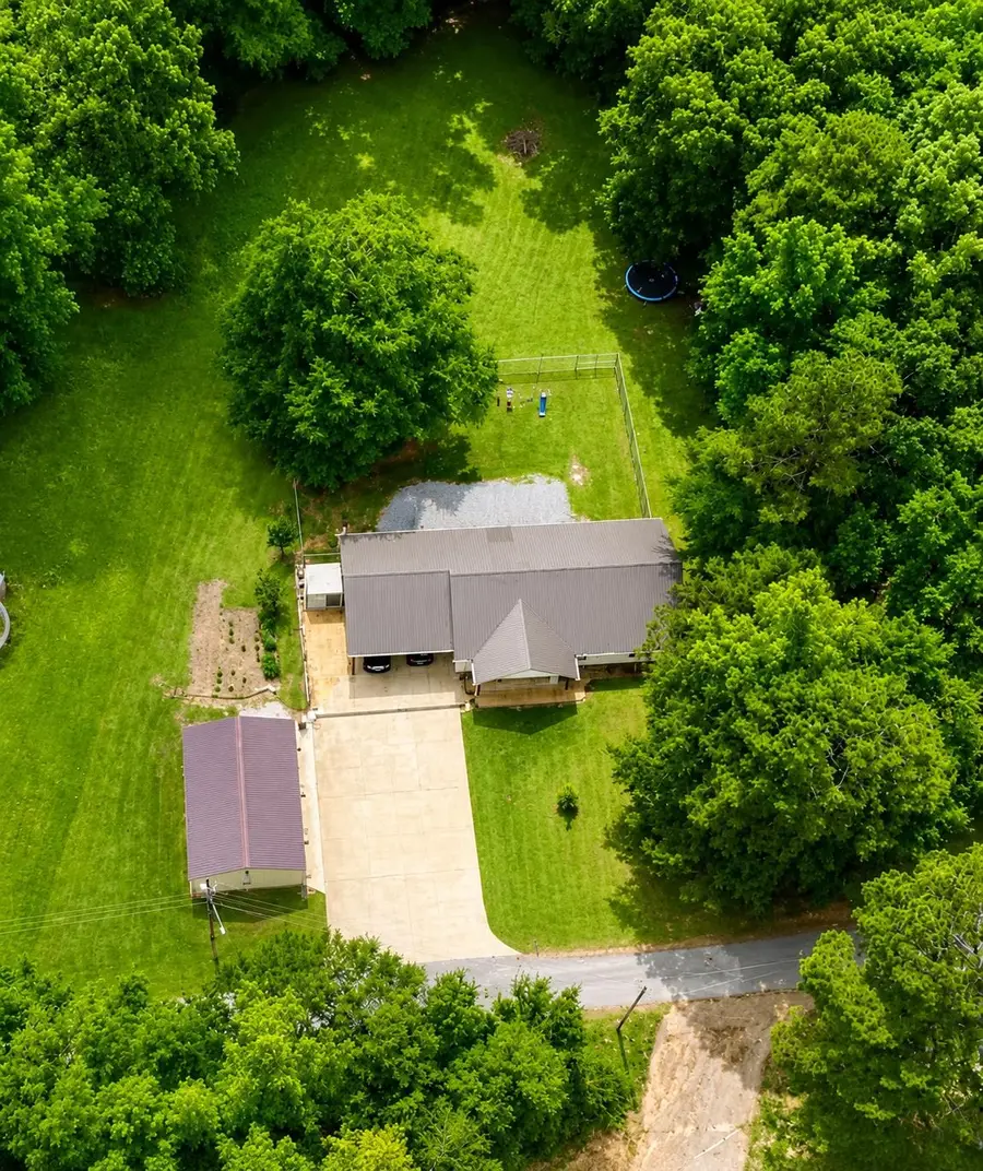 230 Courtyard Rd, Hamilton, AL 35570 - #3