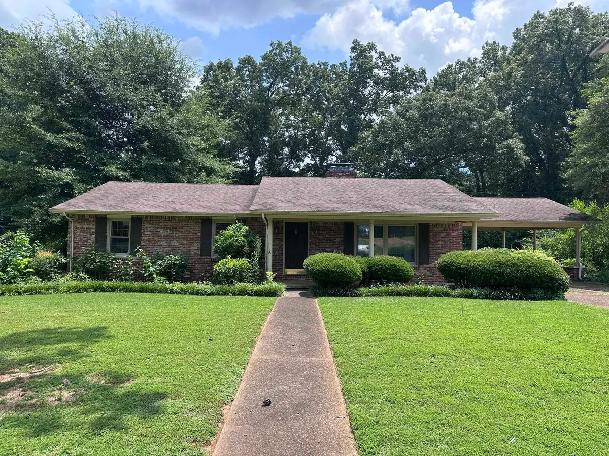 207 Oakhill Ave, Sheffield, AL 35660 - #1
