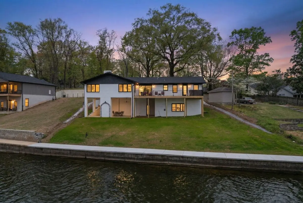 326 Elm Dr, Muscle Shoals, AL 35661 - #1