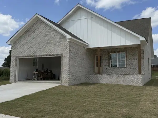 801 Michigan Ave, Muscle Shoals, AL 35661
