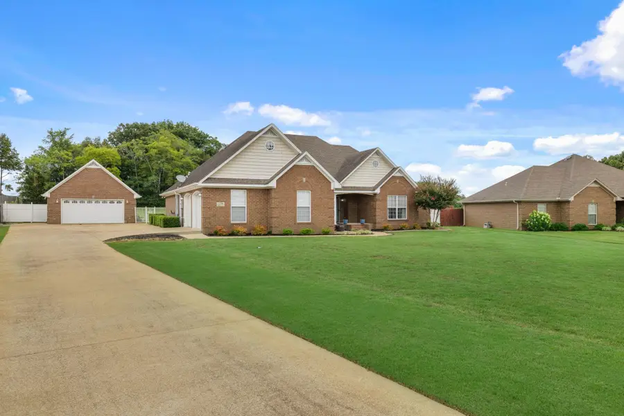 178 Savanna Dr, Killen, AL 35645 - #3