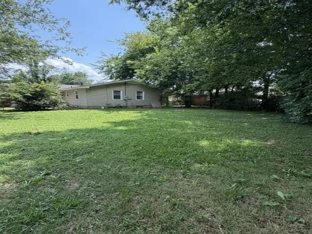 520 W Collier Ave, Florence, AL 35630 - #2