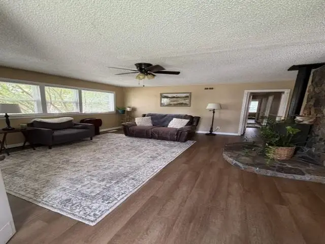 520 W Collier Ave, Florence, AL 35630 - #3