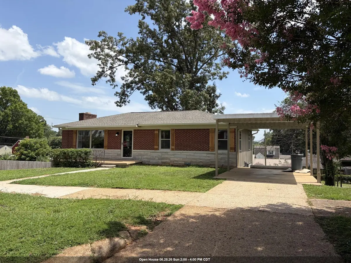 1514 Oak Grove Blvd, Sheffield, AL 35660 - #1