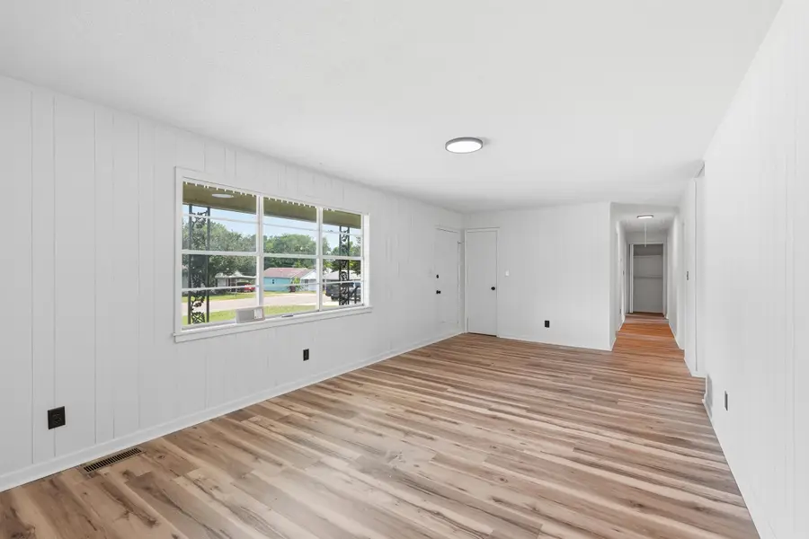 1006 W Montgomery Ave, Sheffield, AL 35660 - #3