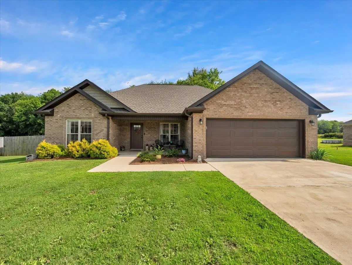 36 W Blue Heron Dr, Killen, AL 35645 - #1