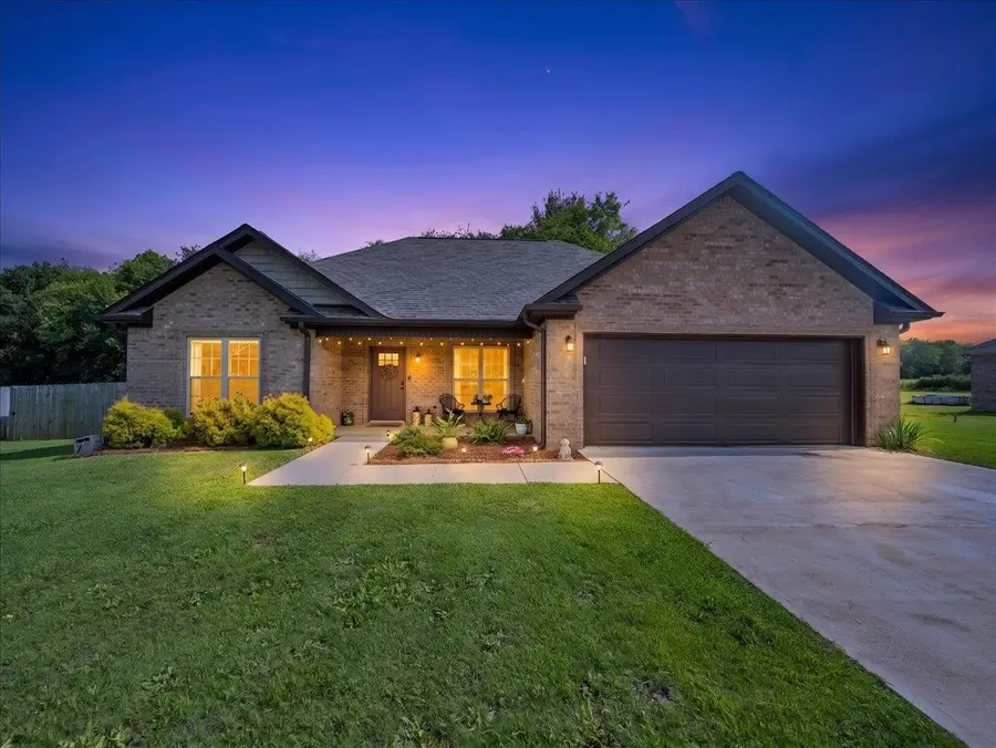 36 W Blue Heron Dr, Killen, AL 35645 - #2