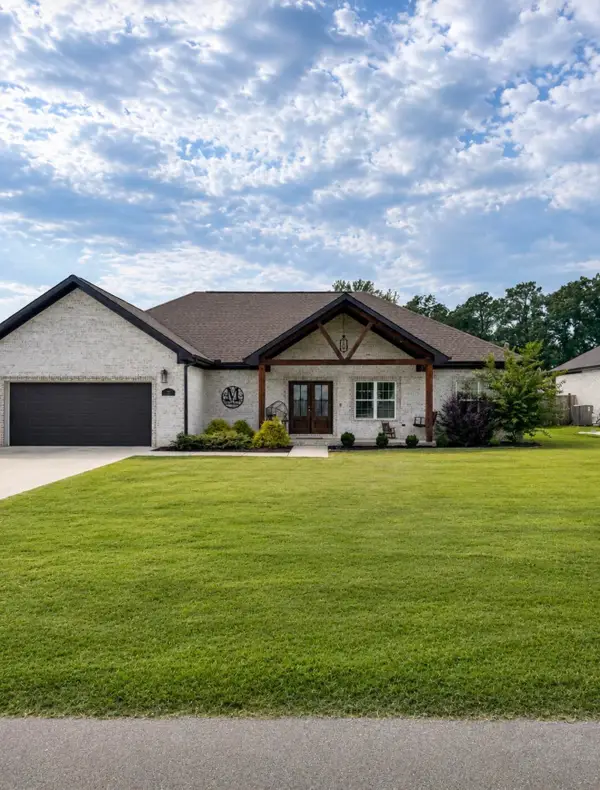 1206 Glendora Ave, Tuscumbia, AL 35674
