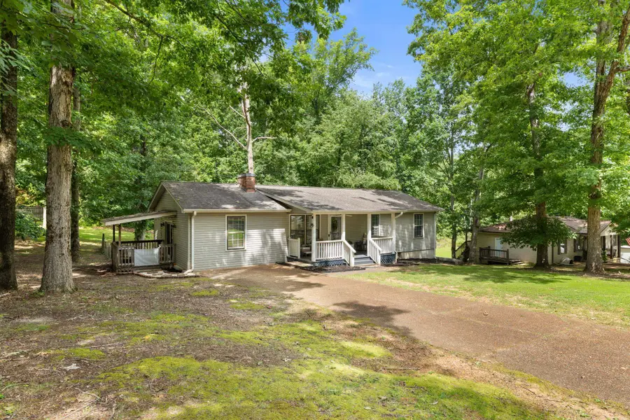373 Wayne St, Florence, AL 35633 - #3
