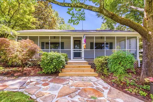 19758 Riverside St, Athens, AL 35611