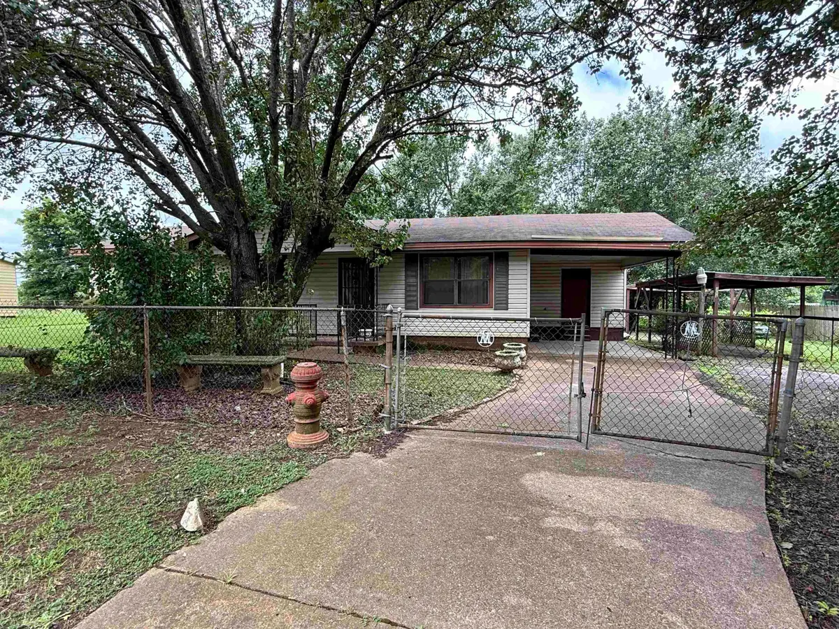 505 Frankfort Ave, Sheffield, AL 35660 - #1