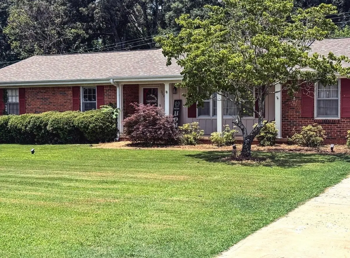 302 Maple St, Tuscumbia, AL 35674 - #1