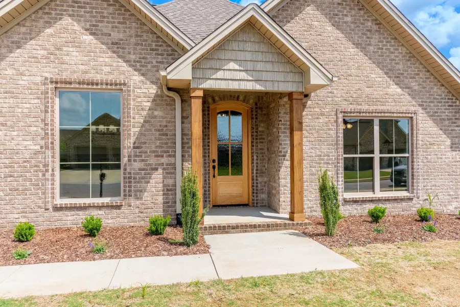 106 Scarlette Ln, Muscle Shoals, AL 35661 - #2