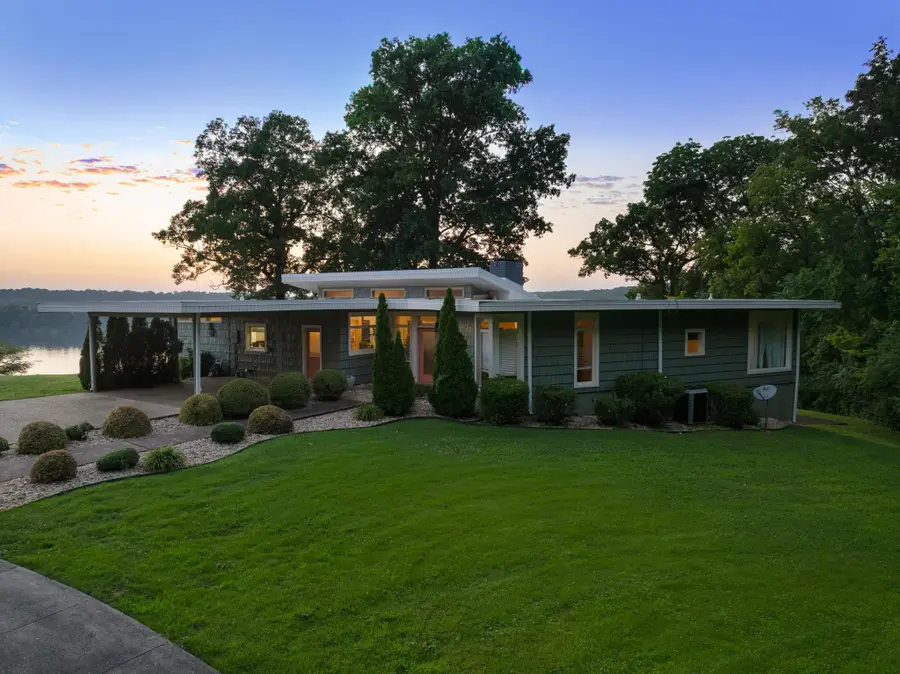 710 Riverbluff Ct, Sheffield, AL 35660 - #2
