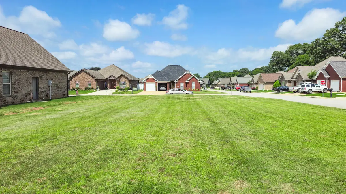 125 Rolling Brook Dr, Rogersville, AL 35652 - #1