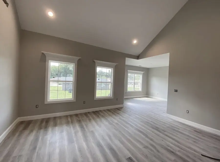 805 Michigan Ave, Muscle Shoals, AL 35661 - #2