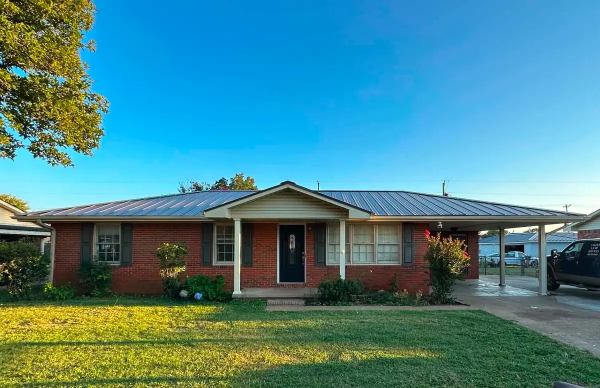 109 Colorado Ave, Muscle Shoals, AL 35661 - #1