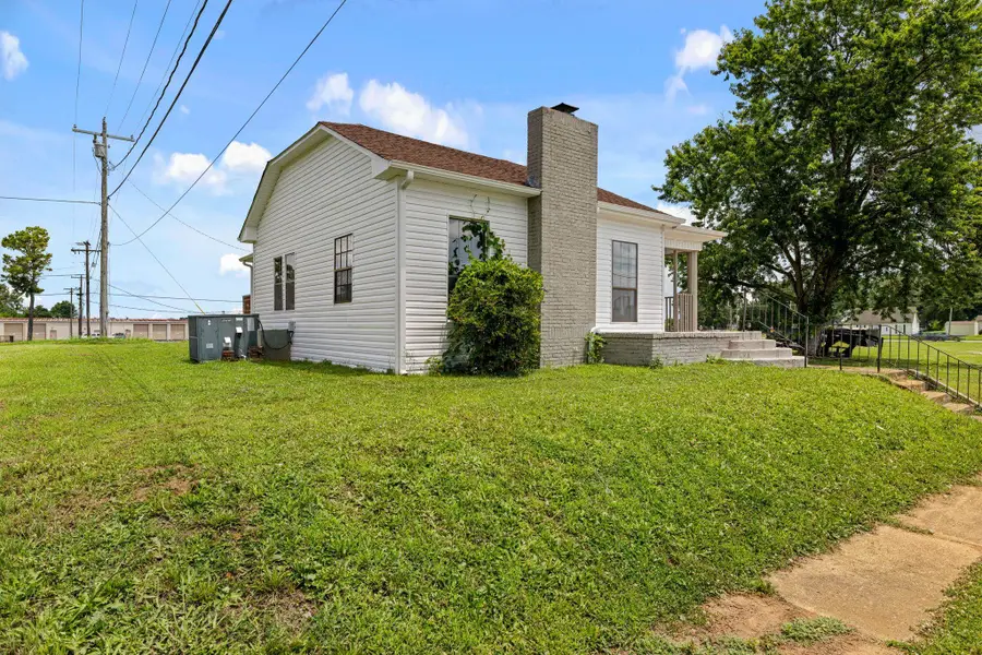 104 W Hollywood Ave, Muscle Shoals, AL 35661 - #3