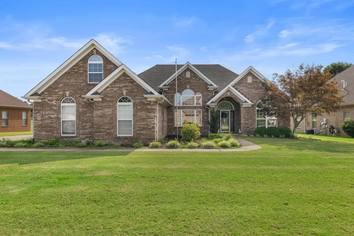 212 Cottonwood Run, Florence, AL 35630 - #1