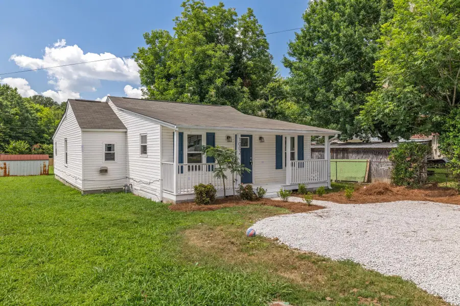1002 Carolyn St, Tuscumbia, AL 35674 - #2