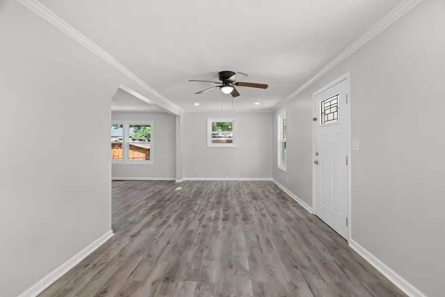 1002 Carolyn St, Tuscumbia, AL 35674 - #3