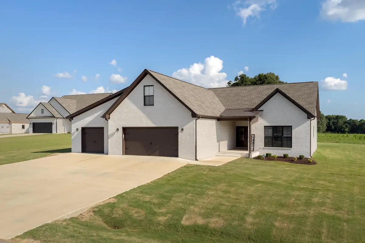 200 Spry Way, Killen, AL 35645 - #1