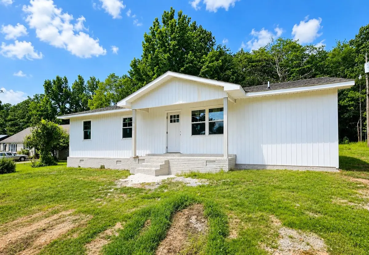2057 Underwood Rd, Russellville, AL 35654 - #1