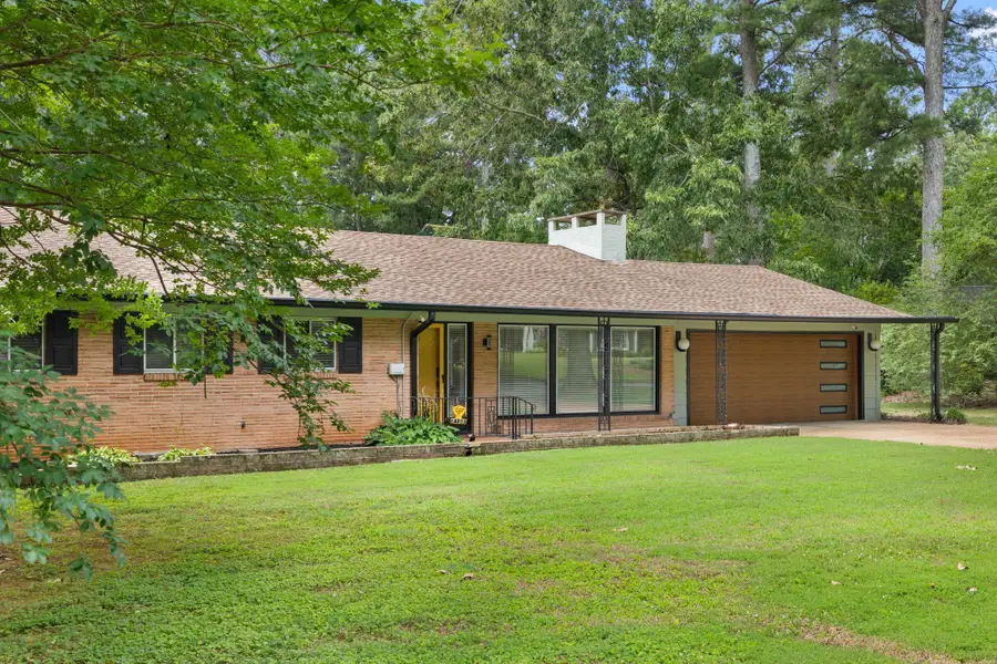 2132 Chickasaw Dr, Florence, AL 35630 - #2