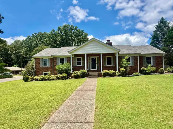2701 Milford St, Florence, AL 35630
