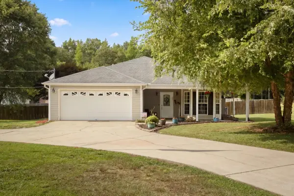 228 Heather Ln, Florence, AL 35633