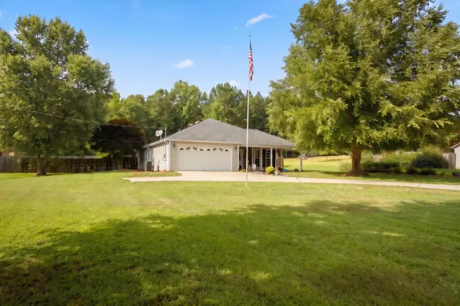 228 Heather Ln, Florence, AL 35633 - #3