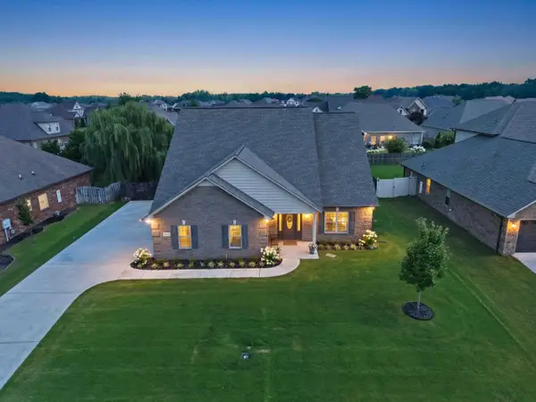 22883 Pin Oak Dr, Athens, AL 35613