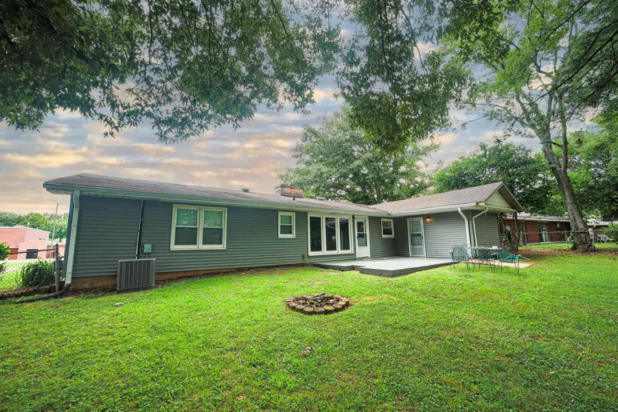 2236 Mcburney Dr, Florence, AL 35630 - #2