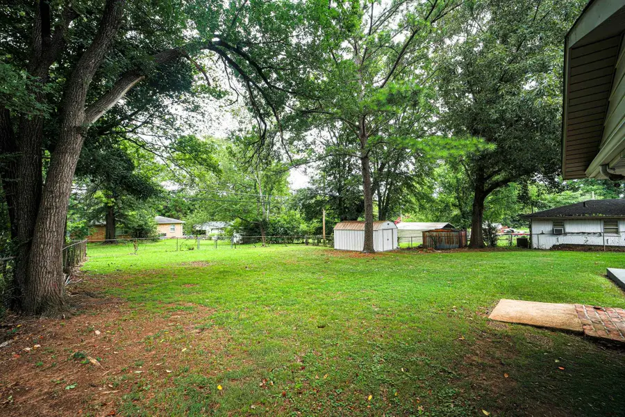 2236 Mcburney Dr, Florence, AL 35630 - #3