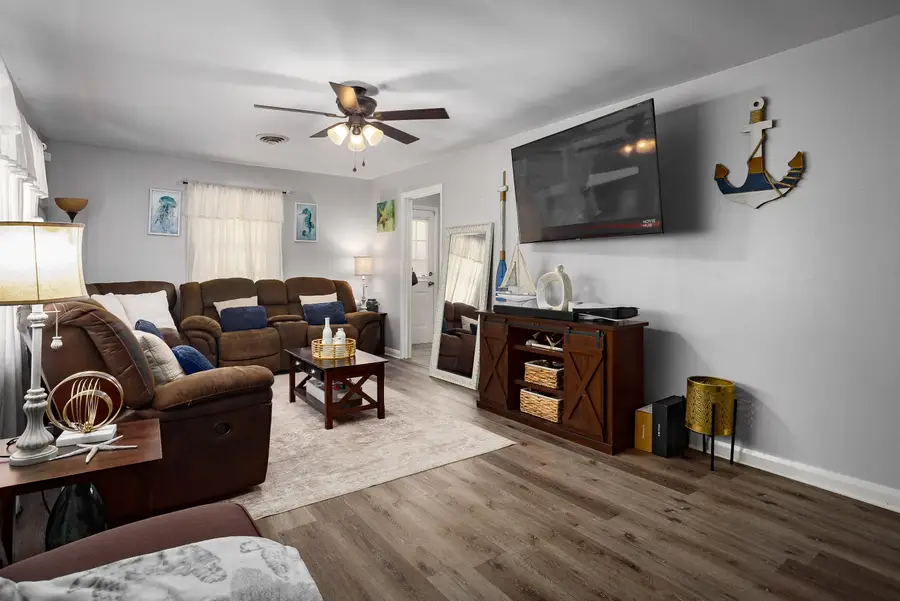 705 E Moore St, Tuscumbia, AL 35674 - #2