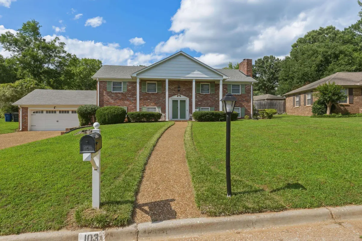 103 Creekwood Cir, Florence, AL 35630 - #1