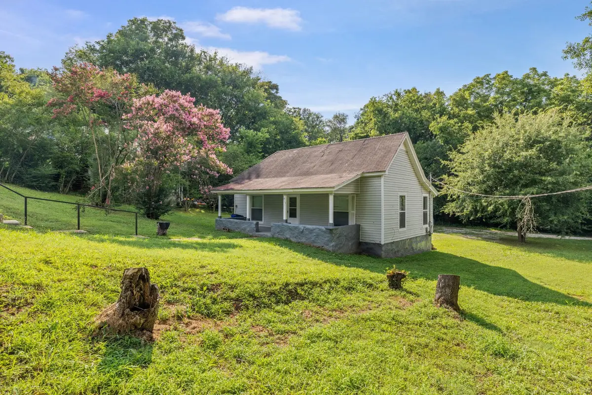 825 E Tuscaloosa St, Florence, AL 35630 - #1