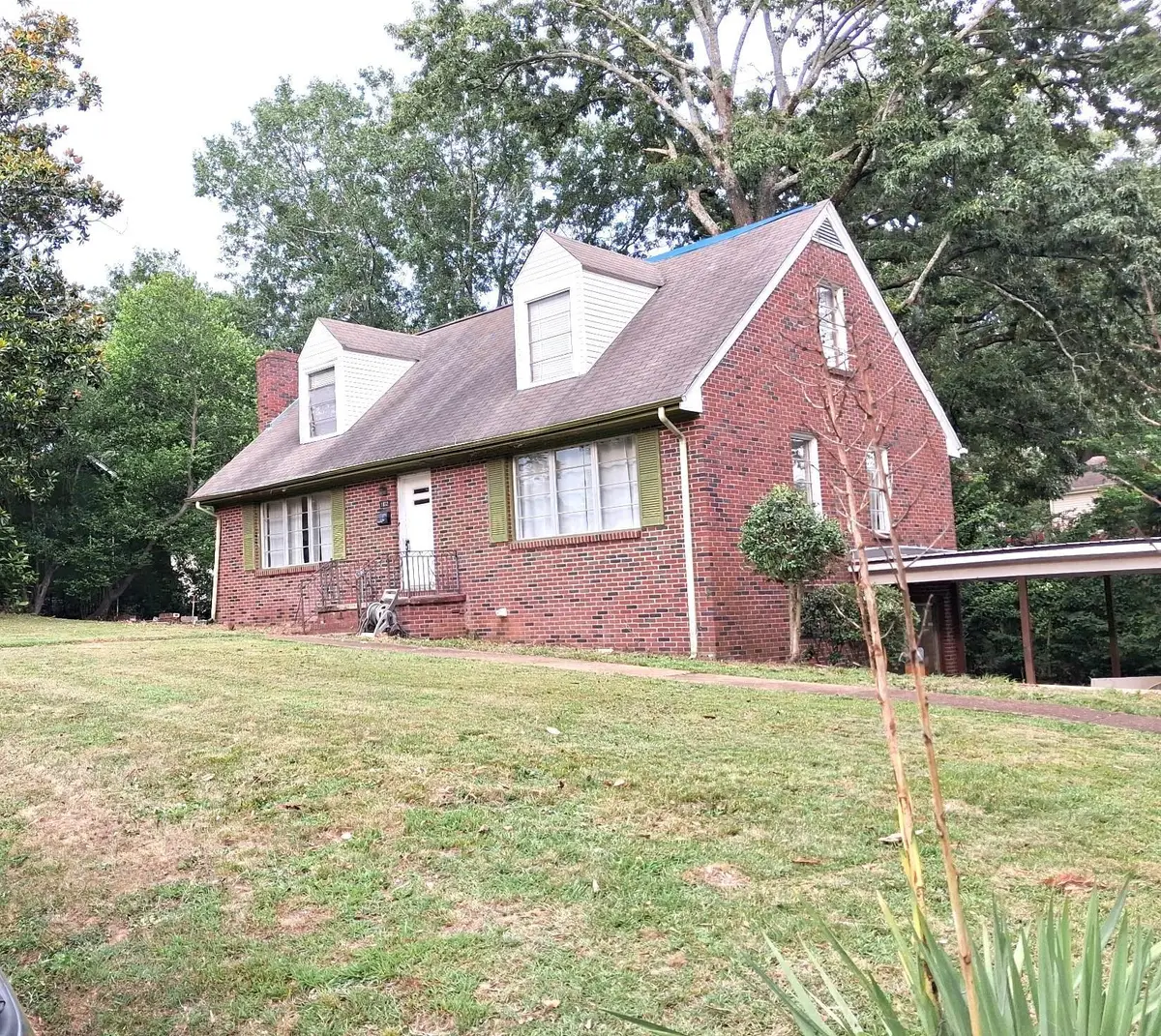 1032 Piedmont St, Florence, AL 35630 - #1