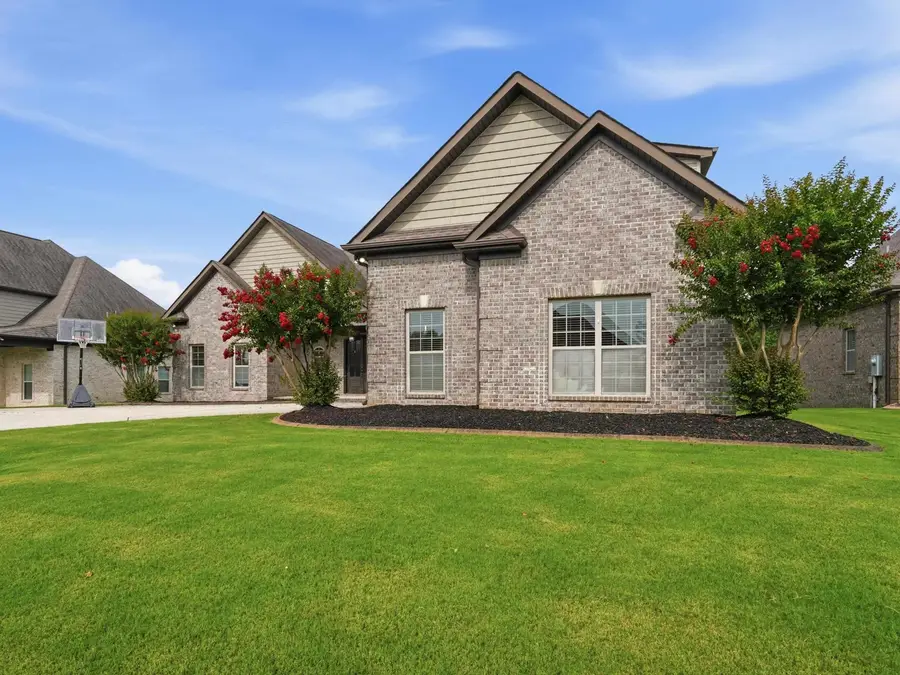 22663 Bluffview Dr, Athens, AL 35613 - #2