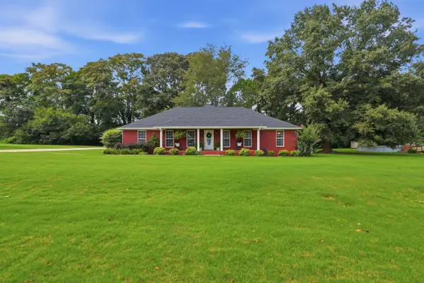 89 Oakview Dr, Rogersville, AL 35652