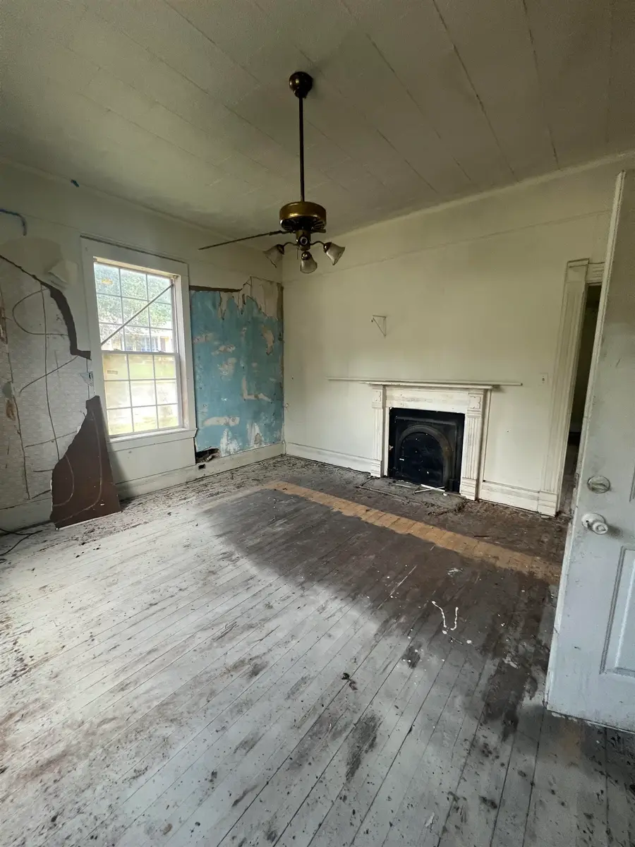 2316 E 15th Ave, Sheffield, AL 35660 - #2