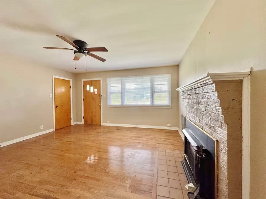 75 Shoals Ave, Killen, AL 35645 - #3