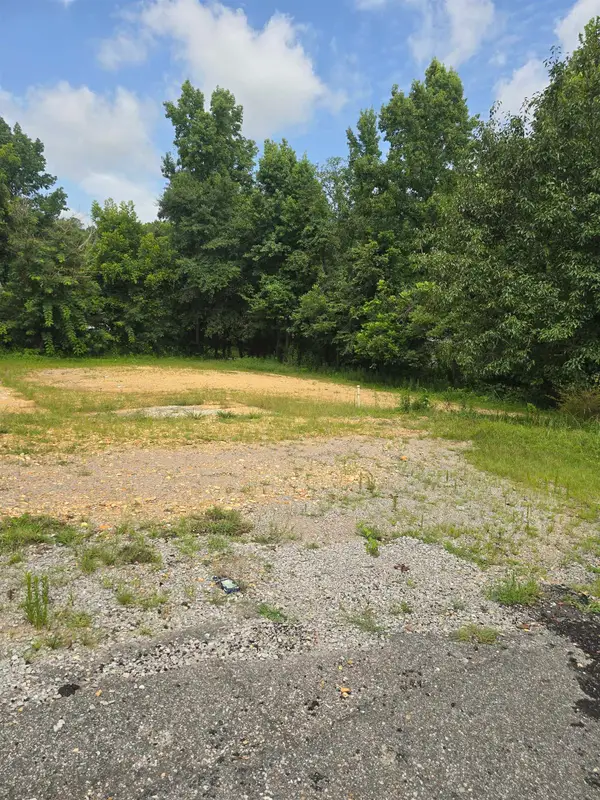 311 NW 1st St, Hamilton, AL 35570