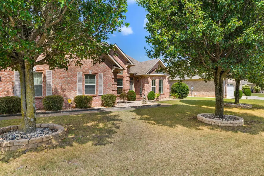 222 Cottonwood Run, Florence, AL 35630 - #3
