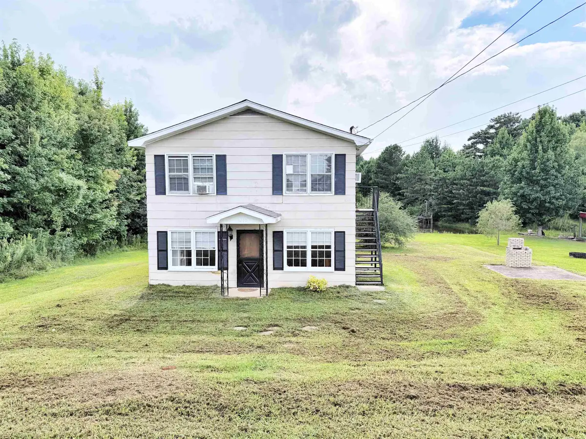 8953 Frankfort Rd, Tuscumbia, AL 35674 - #1