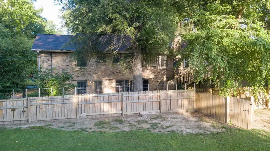 213 Flurnoy Ave, Florence, AL 35633 - #2