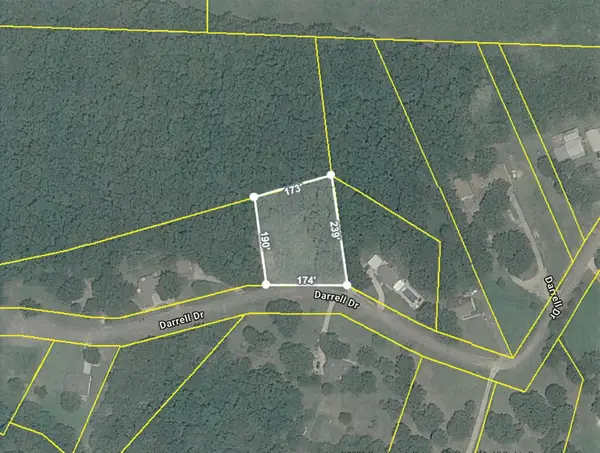 121 Darrell Dr, Tuscumbia, AL 35674