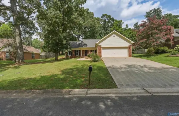 115 Shelley Ln, Florence, AL 35633