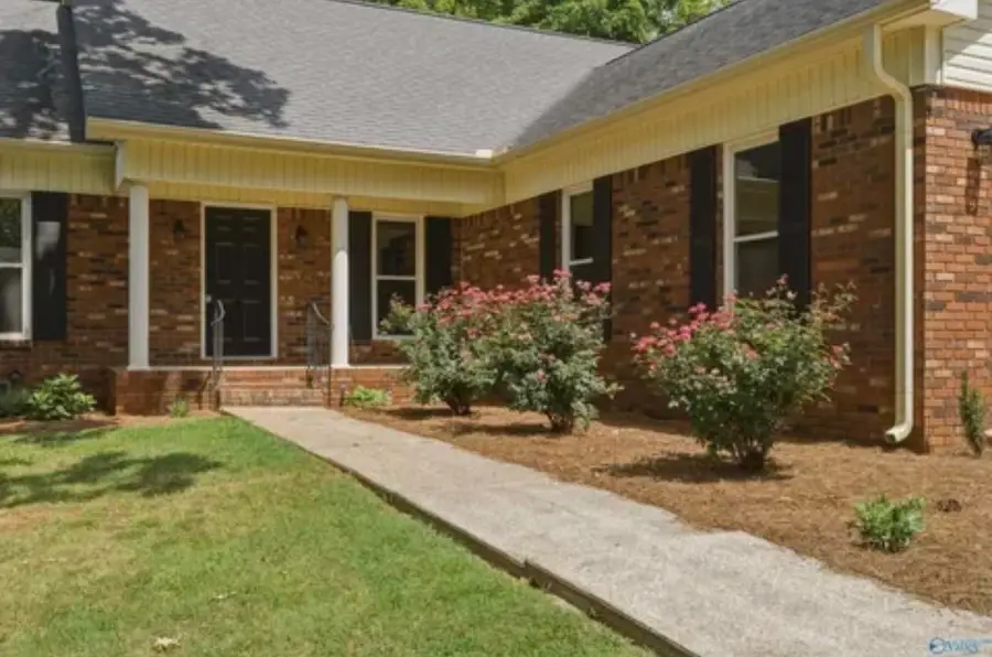 115 Shelley Ln, Florence, AL 35633 - #2